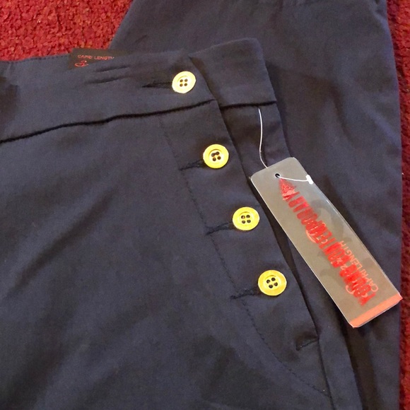 Young Comtemporary Capri’s - Picture 3 of 6